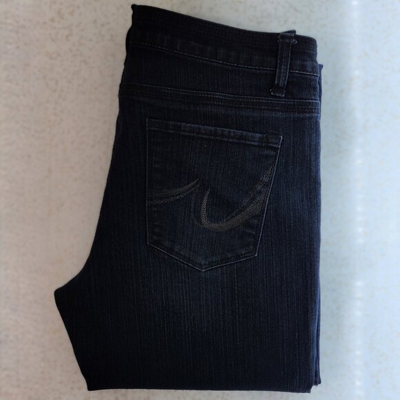 Black Denim Jeans with Square Decor & Embroidered Pockets - Picture 5 of 10